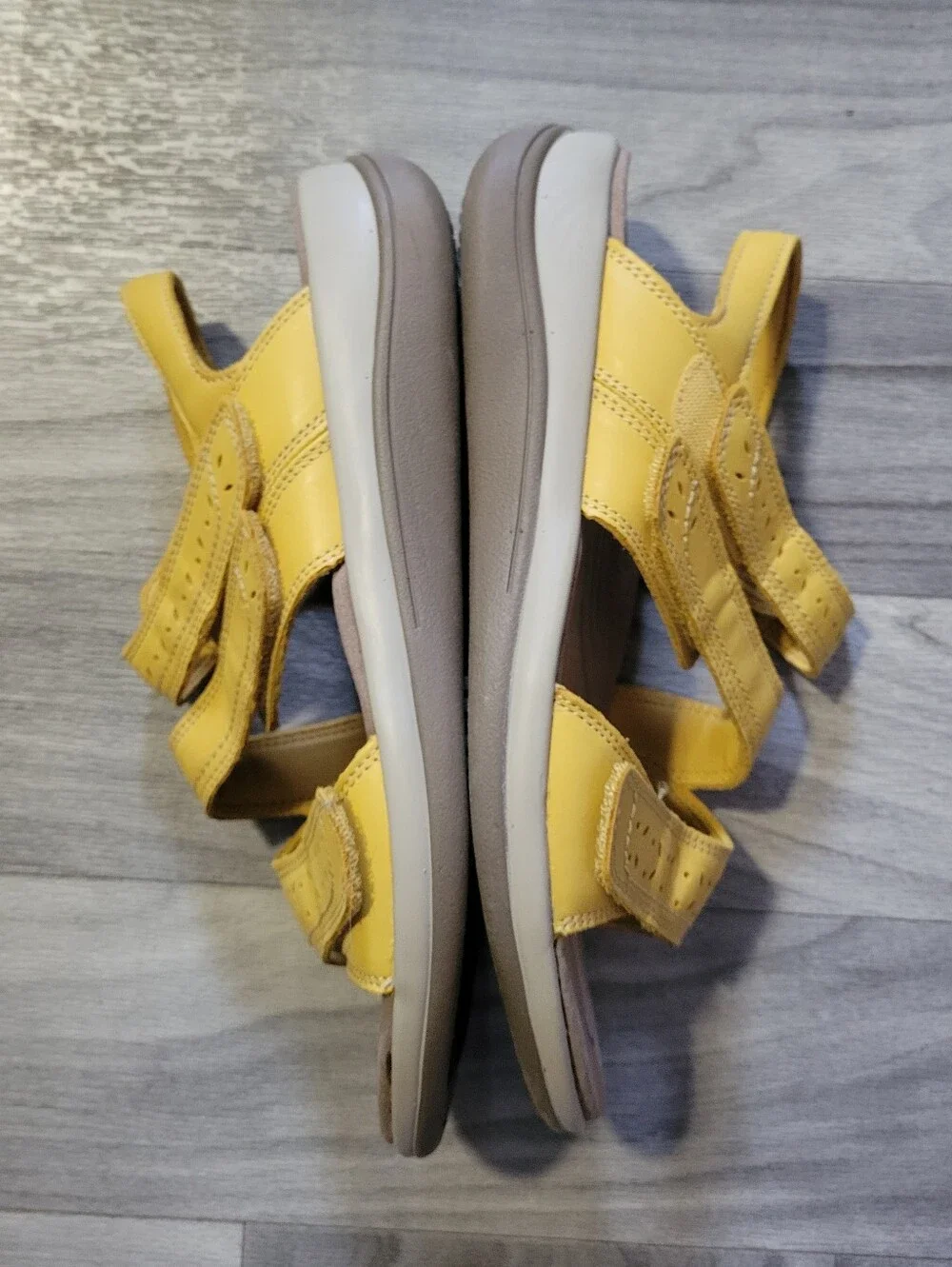Orthofeet Yellow Comfort Sandals Size 8.5 Wide